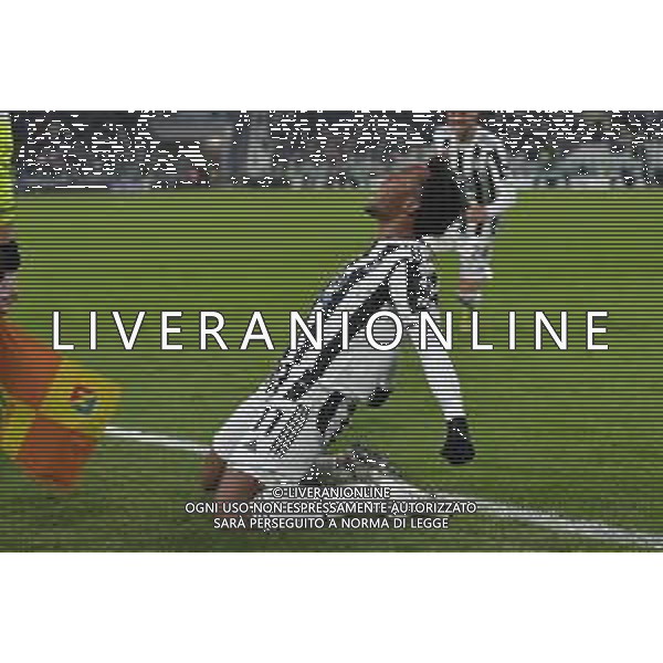 Torino 06.11.2021 Stadio Allianz Stadium ©Alessandro Falzone/Agenzia Aldo Liverani Juventus vs Fiorentina 11^ giornata Serie A Tim 2021/2022 Nella foto : Esultanza gol di Juan Cuadrado ©FALZONE/AGENZIA ALDO LIVERANI SAS
