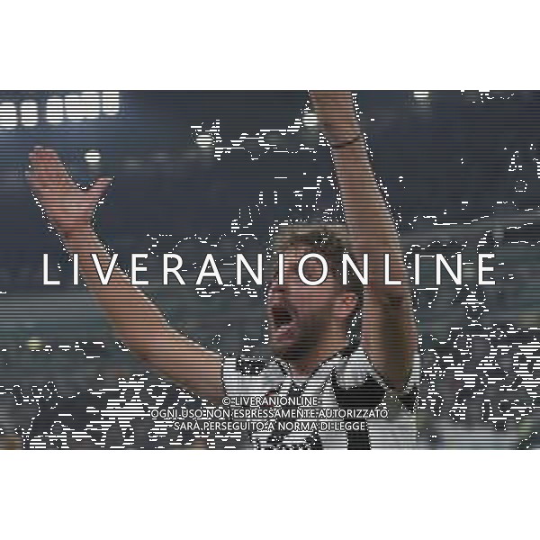Torino 06.11.2021 Stadio Allianz Stadium ©Alessandro Falzone/Agenzia Aldo Liverani Juventus vs Fiorentina 11^ giornata Serie A Tim 2021/2022 Nella foto : Manuel Locatelli Esultanza gol di Juan Cuadrado ©FALZONE/AGENZIA ALDO LIVERANI SAS