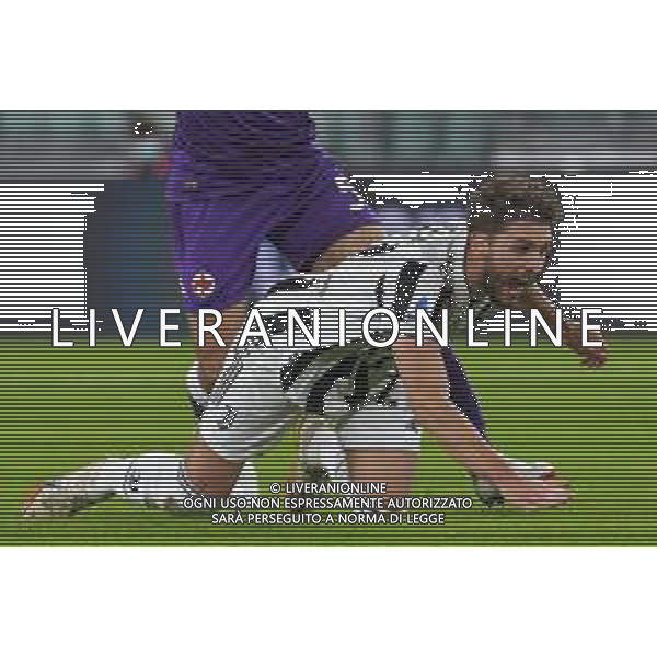 Torino 06.11.2021 Stadio Allianz Stadium ©Alessandro Falzone/Agenzia Aldo Liverani Juventus vs Fiorentina 11^ giornata Serie A Tim 2021/2022 Nella foto : Manuel Locatelli a terra dopo un fallo ©FALZONE/AGENZIA ALDO LIVERANI SAS