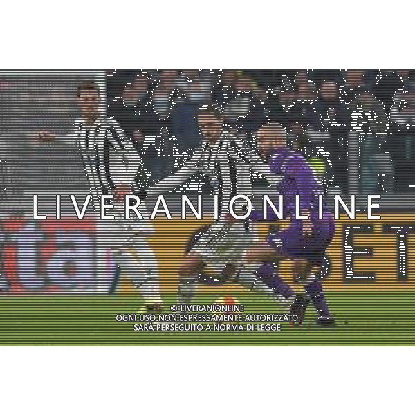 Torino 06.11.2021 Stadio Allianz Stadium ©Alessandro Falzone/Agenzia Aldo Liverani Juventus vs Fiorentina 11^ giornata Serie A Tim 2021/2022 Nella foto : Riccardo Saponara-Adrien Rabiot ©FALZONE/AGENZIA ALDO LIVERANI SAS