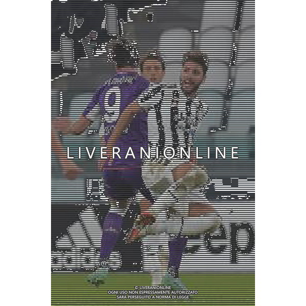 Torino 06.11.2021 Stadio Allianz Stadium ©Alessandro Falzone/Agenzia Aldo Liverani Juventus vs Fiorentina 11^ giornata Serie A Tim 2021/2022 Nella foto : Manuel Locatelli - Dusan Vlahovic ©FALZONE/AGENZIA ALDO LIVERANI SAS