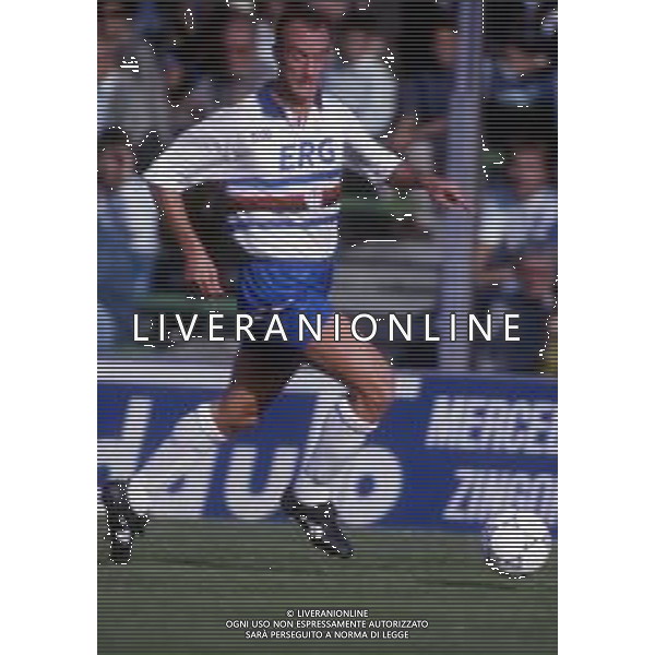 RETROSPETTIVA MARCO ROSSI CALCIATORE CON LA MAGLIA DELLA SAMPDORIA AG ALDO LIVERANI SAS