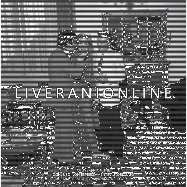 RETROSPETTIVA PIA GIANCARO ATTRICE NELLA FOTO PIA GIANCARO A MILANO NELL\'ANNO 1971CON ALIGHIERO NOSCHESE E ENRICO MONTESANO AG ALDO LIVERANI SAS   