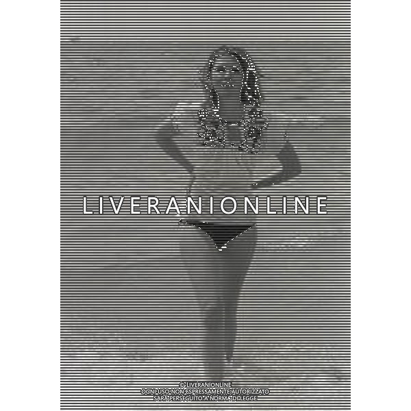 RETROSPETTIVA PIA GIANCARO ATTRICE NELLA FOTO PIA GIANCARO A CANNES NELL\'ANNO 1972  AG ALDO LIVERANI SAS  