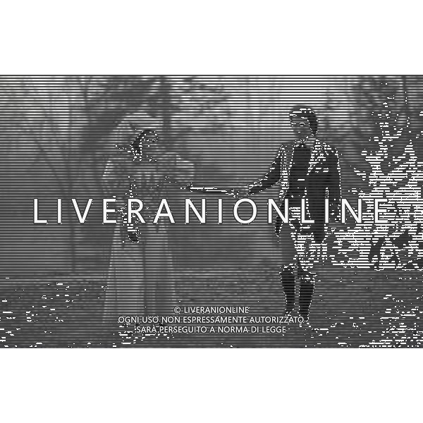 RETROSPETTIVA PIA GIANCARO ATTRICE NELLA FOTO PIA GIANCARO CON SANDRO QUASIMODO SUL SET DEL “IL ROMANZO DI UN GIOVANE POVERO“ NELL\'ANNO 1974 AG ALDO LIVERANI SAS