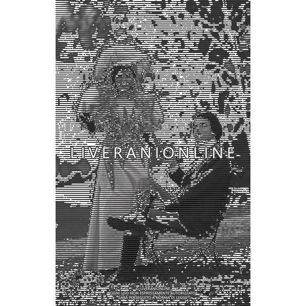 RETROSPETTIVA PIA GIANCARO ATTRICE NELLA FOTO PIA GIANCARO CON SANDRO QUASIMODO SUL SET DEL “IL ROMANZO DI UN GIOVANE POVERO“ NELL\'ANNO 1974 AG ALDO LIVERANI SAS