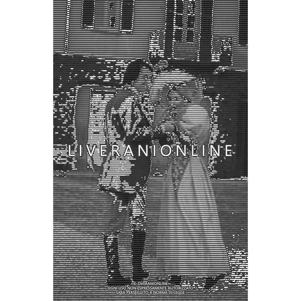 RETROSPETTIVA PIA GIANCARO ATTRICE NELLA FOTO PIA GIANCARO CON SANDRO QUASIMODO SUL SET DEL “IL ROMANZO DI UN GIOVANE POVERO“ NELL\'ANNO 1974 AG ALDO LIVERANI SAS