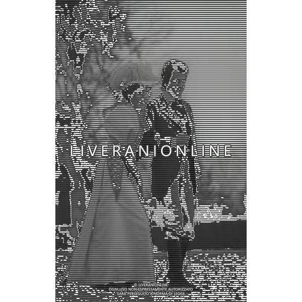 RETROSPETTIVA PIA GIANCARO ATTRICE NELLA FOTO PIA GIANCARO CON SANDRO QUASIMODO SUL SET DEL “IL ROMANZO DI UN GIOVANE POVERO“ NELL\'ANNO 1974 AG ALDO LIVERANI SAS