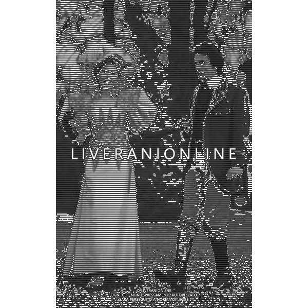 RETROSPETTIVA PIA GIANCARO ATTRICE NELLA FOTO PIA GIANCARO CON SANDRO QUASIMODO SUL SET DEL “IL ROMANZO DI UN GIOVANE POVERO“ NELL\'ANNO 1974 AG ALDO LIVERANI SAS
