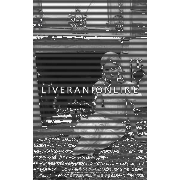 RETROSPETTIVA PIA GIANCARO ATTRICE NELLA FOTO PIA GIANCARO SUL SET DEL FILM“IL ROMANZO DI UN GIOVANE POVERO“ NELL\'ANNO 1974  AG ALDO LIVERANI SAS 