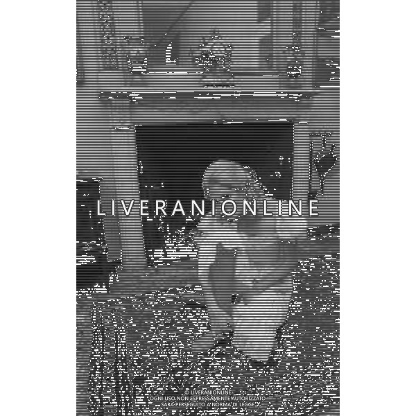 RETROSPETTIVA PIA GIANCARO ATTRICE NELLA FOTO PIA GIANCARO SUL SET DEL FILM“IL ROMANZO DI UN GIOVANE POVERO“ NELL\'ANNO 1974  AG ALDO LIVERANI SAS 