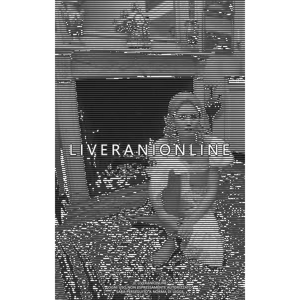 RETROSPETTIVA PIA GIANCARO ATTRICE NELLA FOTO PIA GIANCARO SUL SET DEL FILM“IL ROMANZO DI UN GIOVANE POVERO“ NELL\'ANNO 1974  AG ALDO LIVERANI SAS 