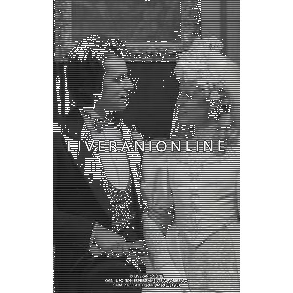 RETROSPETTIVA PIA GIANCARO ATTRICE NELLA FOTO PIA GIANCARO CON SANDRO QUASIMODO SUL SET DEL “IL ROMANZO DI UN GIOVANE POVERO“ NELL\'ANNO 1974 AG ALDO LIVERANI SAS  