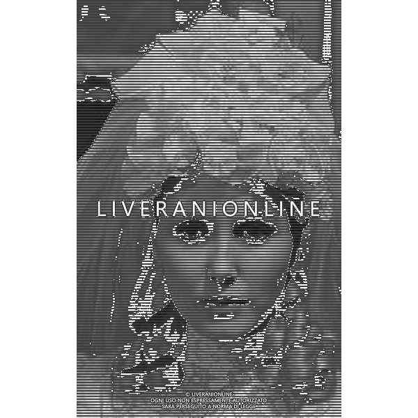RETROSPETTIVA PIA GIANCARO ATTRICE NELLA FOTO PIA GIANCARO SUL SET DEL FILM“IL ROMANZO DI UN GIOVANE POVERO“ NELL\'ANNO 1974  AG ALDO LIVERANI SAS 