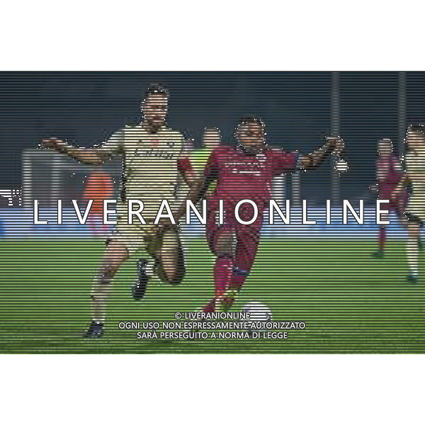 GriffoniE/LMedia - AS Cittadella vs AC Pisa - Italian Football Championship League BKT 2021/2022 07 November 2021 - Stadio Pier Cesare Tombolato, Cittadella (PD), Italy Photo showing: Orji Okwonkwo (Cittadella) thwarted by Antonio Caracciolo (Pisa) @GriffoniE/LMedia/ AG ALDO LIVERANI SAS
