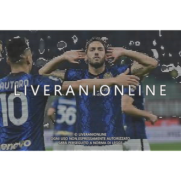 Hakan Calhanoglu (Inter) esulta dopo il goil dell\'1 a 0 Milan vs Inter Campionato Serie A TIM - 12a giornata Milano 07-11-2021 Stadio Giuseppe Meazza - San Siro foto Roberto Garavaglia/ag. Aldo Liverani sas / AG ALDO LIVERANI SAS