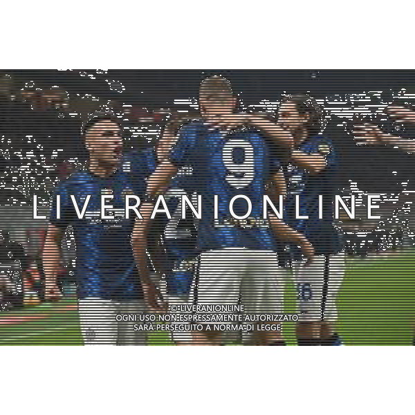 esultanza Inter dopo il gol dell\'1 a 0 Hakan Calhanoglu Milan vs Inter Campionato Serie A TIM - 12a giornata Milano 07-11-2021 Stadio Giuseppe Meazza - San Siro foto Roberto Garavaglia/ag. Aldo Liverani sas / AG ALDO LIVERANI SAS