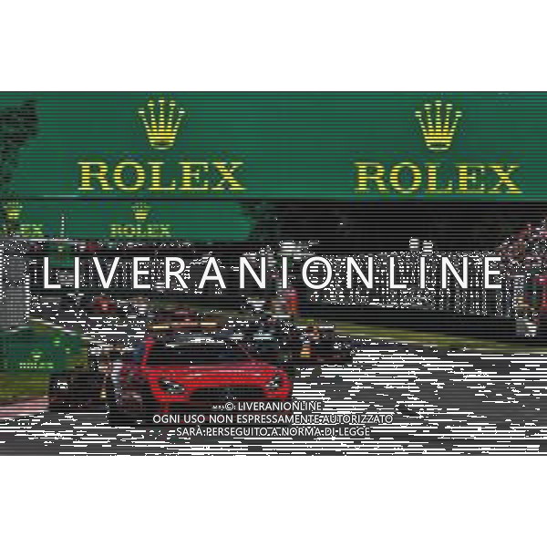 Max Verstappen (NLD) Red Bull Racing RB16B leads behind the Aston Martin FIA Safety Car. 07.11.2021. Formula 1 World Championship, Rd 18, Mexican Grand Prix, Mexico City, Mexico, Race Day. - www.xpbimages.com, EMail: requests@xpbimages.com © Copyright: Carrezevoli / XPB Images/ AG ALDO LIVERANI SAS - ITALY ONLY EDITORIAL USE ONLY