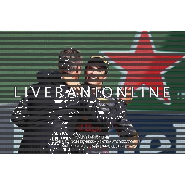Carlos Slim with Sergio Perez (MEX) Red Bull Racing RB16B. 07.11.2021. Formula 1 World Championship, Rd 18, Mexican Grand Prix, Mexico City, Mexico, Race Day. - www.xpbimages.com, EMail: requests@xpbimages.com © Copyright: Batchelor / XPB Images/ AG ALDO LIVERANI SAS - ITALY ONLY EDITORIAL USE ONLY