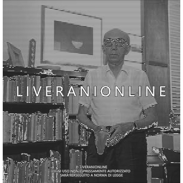 RETROSPETTIVA DIEGO VALERI POETA E ACCADEMICO ITALIANO NEL SUO STUDIO A VENEZIA NEL SETTEMBRE 1969 ©Archivio Giovanni Liverani / AG ALDO LIVERANI SAS