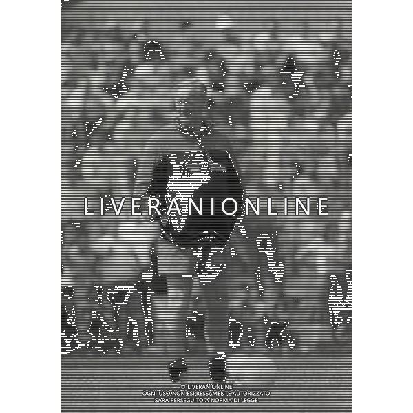 RETROSPETTIVA NILS LIEDHOLM ALLENATORE NELLA FOTO NILS LIEDHOLM ALLENATORE MILAN NELL\'ANNO 1986  AG ALDO LIVERANI SAS 