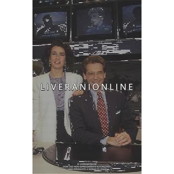 RETROSPETTIVA CESARA BUONAMICI GIORNALISTA NELLA FOTO CESARA BUONAMICI GIORNALISTA TELEVISIVA DELLE RETI MEDIASET CON ALESSANDRO CECCHI PAONE AG ALDO LIVERANI SAS
