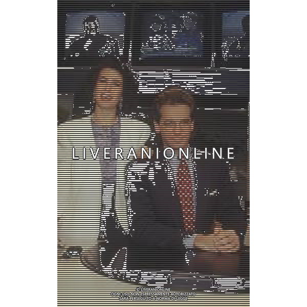 RETROSPETTIVA CESARA BUONAMICI GIORNALISTA NELLA FOTO CESARA BUONAMICI GIORNALISTA TELEVISIVA DELLE RETI MEDIASET CON ALESSANDRO CECCHI PAONE AG ALDO LIVERANI SAS