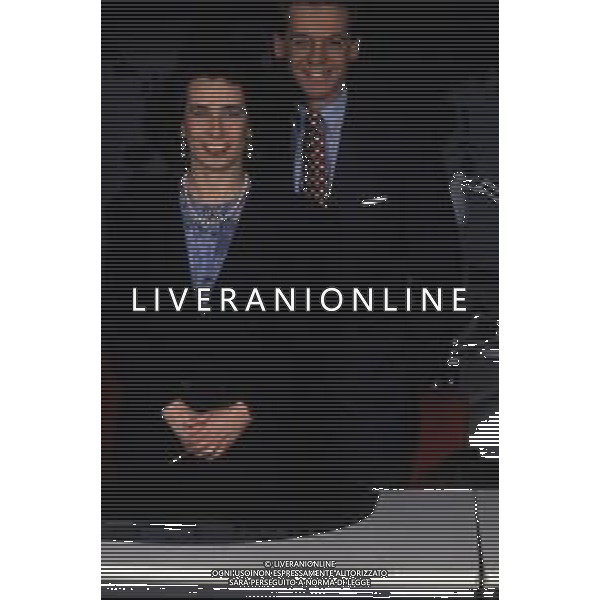 RETROSPETTIVA CESARA BUONAMICI GIORNALISTA NELLA FOTO CESARA BUONAMICI GIORNALISTA TELEVISIVA DELLE RETI MEDIASET CON ALESSANDRO CECCHI PAONE AG ALDO LIVERANI SAS