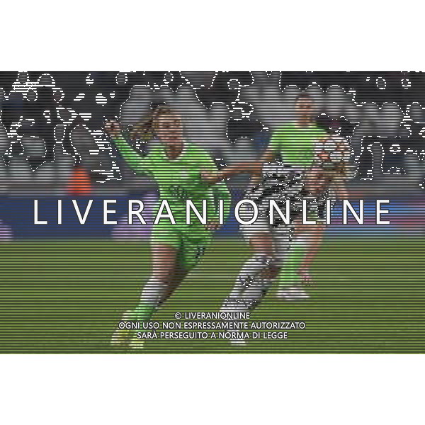 Torino 09.11.2021 Stadio Allianz Stadium ©Manuela Viganti/Agenzia Aldo Liverani Juventus vs Wolfsburg Champions League Women\'s 2021/2022 Nella foto: martina rosucci e jill roord ©VIGANTI/AGENZIA ALDO LIVERANI SAS