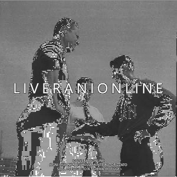 RETROSPETTIVA NILS LIEDHOLM NELLA FOTO NILS LIEDHOLM CON JUAN ALBERTO SCHIAFFINO NELL\'ANNO 1958 AG ALDO LIVERANI SAS