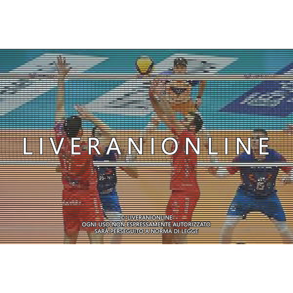© TVRG Luciano De Cecco (Civitanova) DX alza per Simone Anzani (Civitanova) SX Vero Volley Monza vs Cucine Lube Civitanova Campionato SuperLega Credem Banca - 11a giornata Monza 10-11-2021 Arena di Monza foto Roberto Garavaglia/ag. Aldo Liverani sas