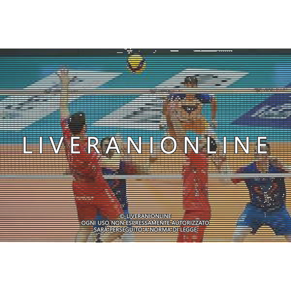 © TVRG Luciano De Cecco (Civitanova) DX alza per Simone Anzani (Civitanova) SX Vero Volley Monza vs Cucine Lube Civitanova Campionato SuperLega Credem Banca - 11a giornata Monza 10-11-2021 Arena di Monza foto Roberto Garavaglia/ag. Aldo Liverani sas