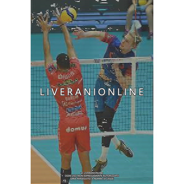 © TVRG Donovan Dzavoronok (Monza) Vero Volley Monza vs Cucine Lube Civitanova Campionato SuperLega Credem Banca - 11a giornata Monza 10-11-2021 Arena di Monza foto Roberto Garavaglia/ag. Aldo Liverani sas