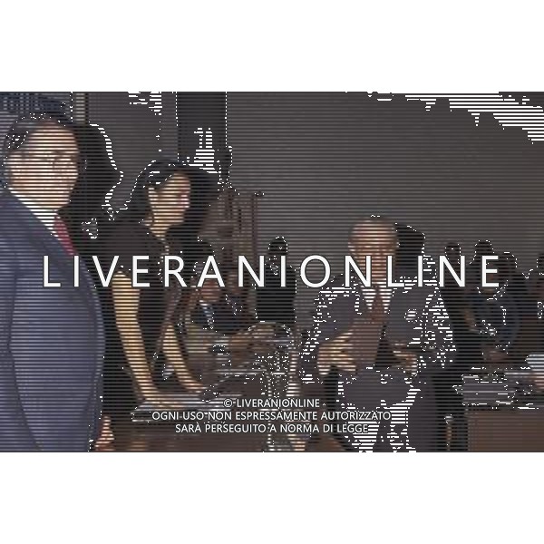 RETROSPETTIVA ETTORE MASSACESI IMPRENDITORE ITALIANO NELLA FOTO CON IL SINDACO DI MILANO ALDO ANIASI E ROSANNA SCHIAFFINO ©Archivio Giovanni Liverani/AGENZIA ALDO LIVERANI SAS