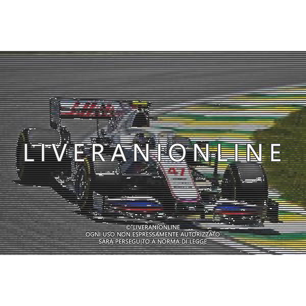Mick Schumacher (GER) Haas VF-21. 13.11.2021. Formula 1 World Championship, Rd 19, Brazilian Grand Prix, Sao Paulo, Brazil, Sprint Race Day. - www.xpbimages.com, EMail: requests@xpbimages.com © Copyright: Carezzevoli / XPB Images/AGENZIA ALDO LIVERANI SAS - ITALY ONLY EDITORIAL USE ONLY
