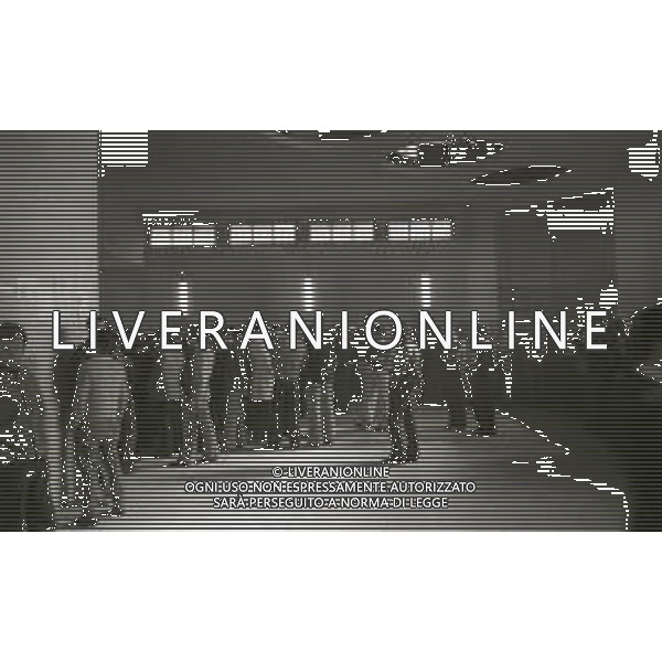 1974 MILANO UFFICIO DI COLLOCAMENTO AL LAVORO NELLA FOTO L\'UFFICIO AL COLLOCAMENTO AL LAVORO AG ALDO LIVERANI SAS