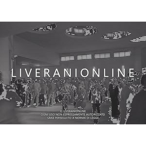 1974 MILANO UFFICIO DI COLLOCAMENTO AL LAVORO NELLA FOTO L\'UFFICIO AL COLLOCAMENTO AL LAVORO AG ALDO LIVERANI SAS