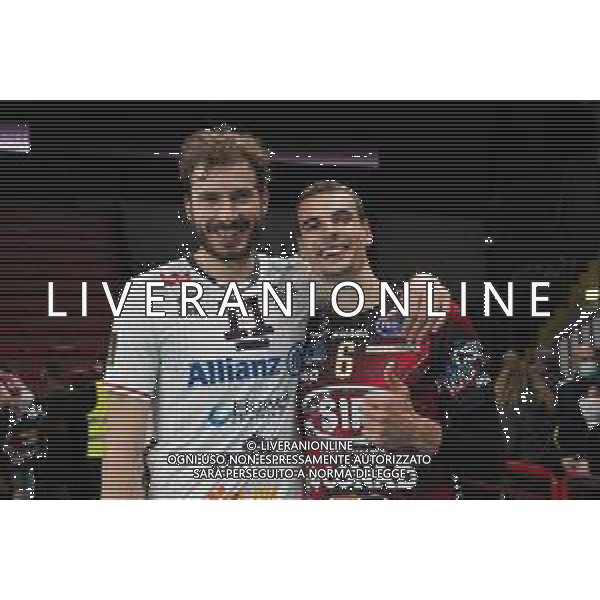 CerquigliniL/LMedia - Sir Safety Conad Perugia vs Allianz Milano - Volleyball Italian Serie A Men Superleague Championship 2021/2022 13 November 2021 - PalaBarton, Perugia, Italy Photo showing: piano matteo (n.11 allianz milano)giannelli simone (n.6 sir safety conad perugia) end ofmrace @CerquigliniL/LMedia/AGENZIA ALDO LIVERANI SAS