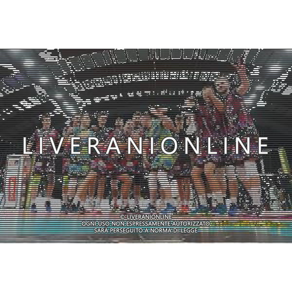 CerquigliniL/LMedia - Sir Safety Conad Perugia vs Allianz Milano - Volleyball Italian Serie A Men Superleague Championship 2021/2022 13 November 2021 - PalaBarton, Perugia, Italy Photo showing: sir safety conad perugia rejoice in the victory of the match @CerquigliniL/LMedia/AGENZIA ALDO LIVERANI SAS