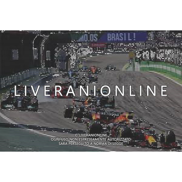 Max Verstappen (NLD) Red Bull Racing RB16B leads at the Safety Car restart. 14.11.2021. Formula 1 World Championship, Rd 19, Brazilian Grand Prix, Sao Paulo, Brazil, Race Day. - www.xpbimages.com, EMail: requests@xpbimages.com © Copyright: Batchelor / XPB Images/AGENZIA ALDO LIVERANI SAS - ITALY ONLY EDITORIAL USE ONLY