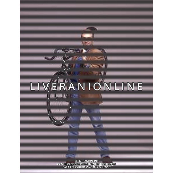 RETROSPETTIVA PAOLO BROSIO GIORNALISTA,SCRITTORE E CONDUTTORE TELEVISIVO NELLA FOTO PAOLO BROSIO NELL\'ANNO 1997 AG ALDO LIVERANI SAS