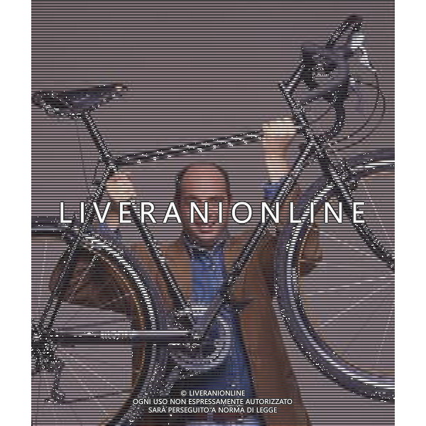 RETROSPETTIVA PAOLO BROSIO GIORNALISTA,SCRITTORE E CONDUTTORE TELEVISIVO NELLA FOTO PAOLO BROSIO NELL\'ANNO 1997 AG ALDO LIVERANI SAS
