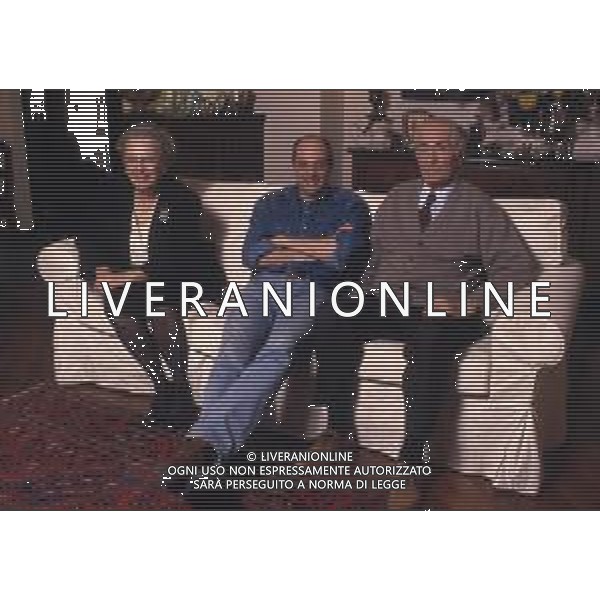 RETROSPETTIVA PAOLO BROSIO GIORNALISTA,SCRITTORE E CONDUTTORE TELEVISIVO NELLA FOTO PAOLO BROSIO NELL\'ANNO 1997 CON LA MADRE ANNA BROSIO E IL PADRE ETTORE AG ALDO LIVERANI SAS