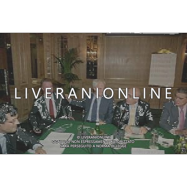 RIUNIONE DEI DIRIGENTI SUPERLEGA CALCIO, HOTEL PALACE MILANO 14 OTTOBRE 1998 NELLA FOTO KARL-HEINZ RUMMENIGGE BAYERN MONACO, ROBERTO BETTEGA JUVENTUS, ADRIANO GALLIANI MILAN, LORENZO SANZ REAL MADRID ©ARCHIVIO/AGENZIA ALDO LIVERANI SAS