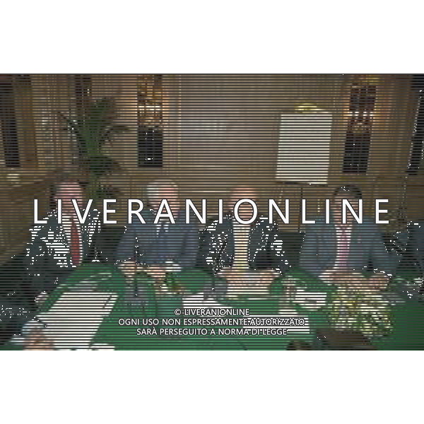 RIUNIONE DEI DIRIGENTI SUPERLEGA CALCIO, HOTEL PALACE MILANO 14 OTTOBRE 1998 NELLA FOTO KARL-HEINZ RUMMENIGGE BAYERN MONACO, ROBERTO BETTEGA JUVENTUS, ADRIANO GALLIANI MILAN, LORENZO SANZ REAL MADRID ©ARCHIVIO/AGENZIA ALDO LIVERANI SAS