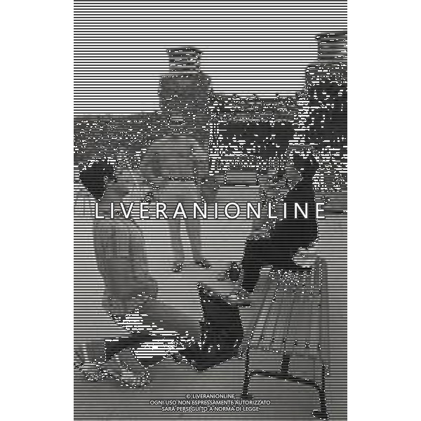 L\'ARTISTA EMILIO ISGRO\' CON IL REGISTA GIANFRANCO BREBBIA DURANTE LE RIPRESE DEL FILM "LA IENA PIU\' NE HA PIU\' NE VUOLE" POI CANCELLATO (MAI REALIZZATO) NEL1969 ©Archivio Giovanni Liverani/AGENZIA ALDO LIVERANI SAS