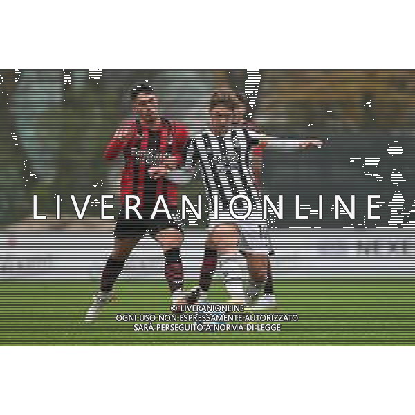 © TVRG Andrea Capone (Milan) e Andrea Bonetti (Juventus) Milan vs Juventus Campionato Primavera 1 TIM - 9a giornata Milano 19-11-2021 centro sportivo Peppino Vismara foto Roberto Garavaglia/ag. Aldo Liverani sas/AGENZIA ALDO LIVERANI SAS