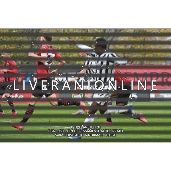 ¬© TVRG Leonardo Cerri (Juventus), coperto, segna il gol dell\'1 a 1 Milan vs Juventus Campionato Primavera 1 TIM - 9a giornata Milano 19-11-2021 centro sportivo Peppino Vismara foto Roberto Garavaglia/ag. Aldo Liverani sas/AGENZIA ALDO LIVERANI SAS