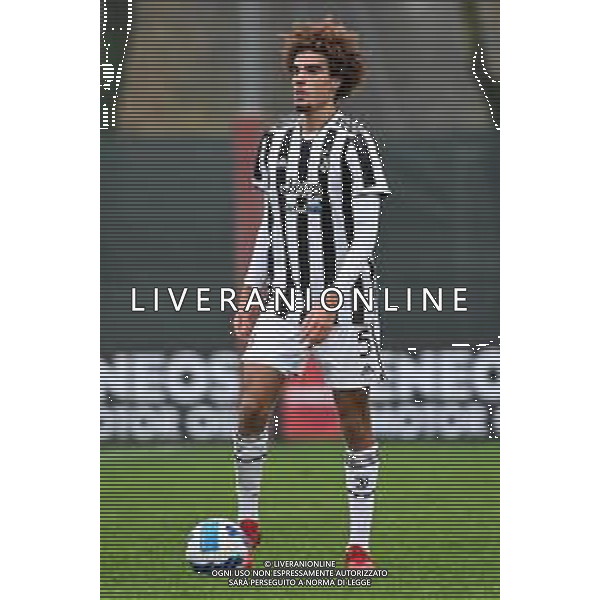 © TVRG Felix Victor Nzouango (Juventus) Milan vs Juventus Campionato Primavera 1 TIM - 9a giornata Milano 19-11-2021 centro sportivo Peppino Vismara foto Roberto Garavaglia/ag. Aldo Liverani sas/AGENZIA ALDO LIVERANI SAS