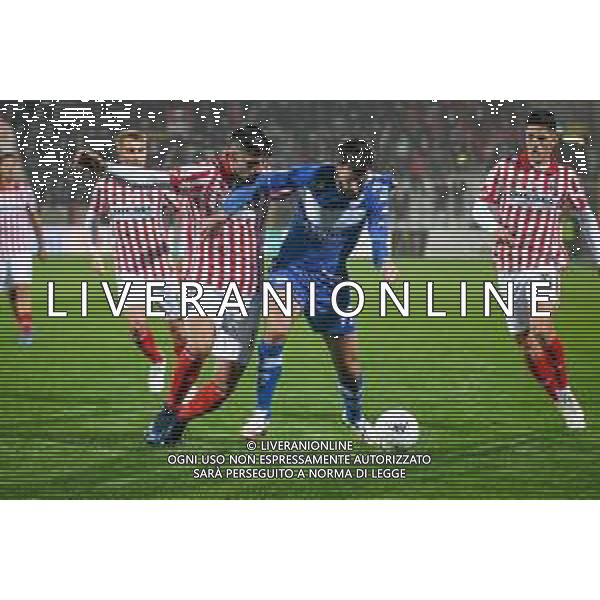 GriffoniE/LMedia - LR Vicenza vs Brescia Calcio - Italian Football Championship League BKT 2021/2022 20 November 2021 - Stadio Romeo Menti, Vicenza, Italy Photo showing: Riad Bajic (Brescia) in action against Riccardo Brosco (Vicenza) @GriffoniE/LMedia/AGENZIA ALDO LIVERANI SAS